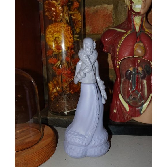 Vintage Avon Roaring Twenties Fashion Figurine Topaze Cologne full bottle - Picture 1 of 10